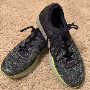 UnderArmour Bandit 3 Blue Running Shoes. Size 7Y